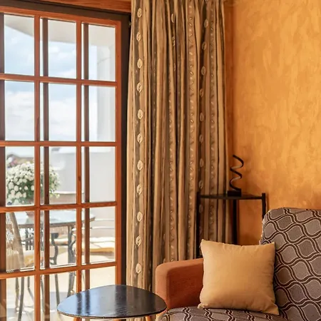 Place With A Large Terrace *