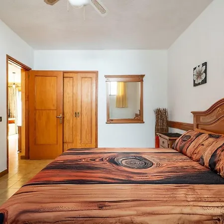 Place With A Large Terrace Apartment *