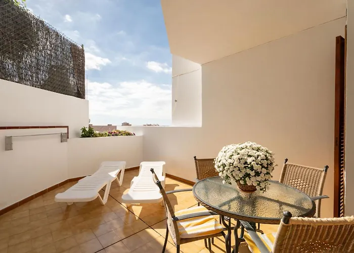 Place With A Large Terrace Lejlighed